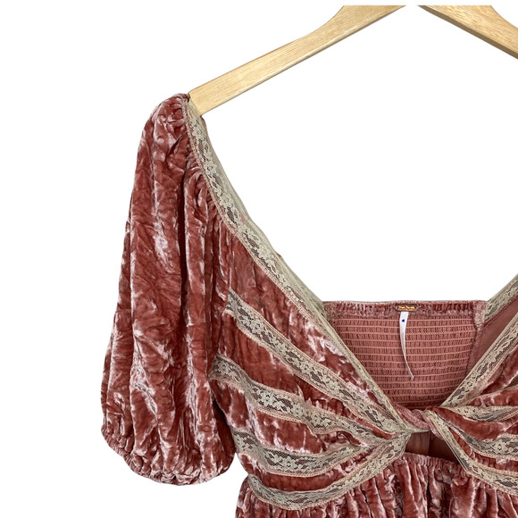 Free People Yours Truly Cropped Velvet Lace Trim Low Cut Top Size Medium - Picture 8 of 13